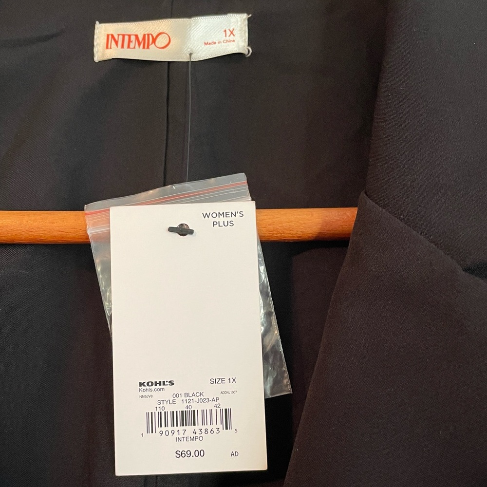 FREE SHIPPING!! BRAND NEW***NEVER WORN***